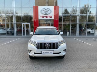 2020 Toyota Land Cruiser Prado 150 Series Рестайлинг 3, белый, 4850000 рублей, вид 2