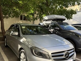2013 Mercedes-Benz A-Класс 180 III (W176), серебристый, 1310000 рублей, вид 2