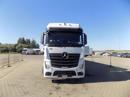 2020 Mercedes-Benz Actros, белый, 4500000 рублей, вид 2