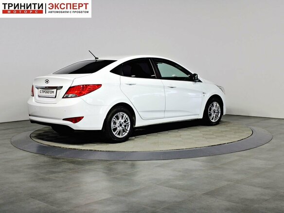 2015 Hyundai Solaris I Рестайлинг, белый, 985000 рублей - вид 7