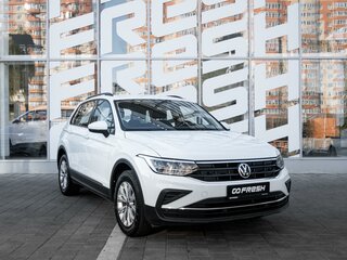 2020 Volkswagen Tiguan II Рестайлинг, белый, 2698000 рублей, вид 1