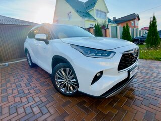 2025 Toyota Highlander IV (XU70), белый, 7500000 рублей, вид 1