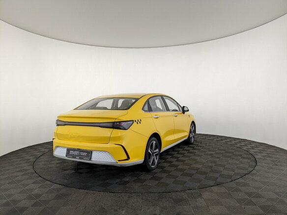 2024 BAIC U5 Plus, жёлтый, 820000 рублей - вид 4
