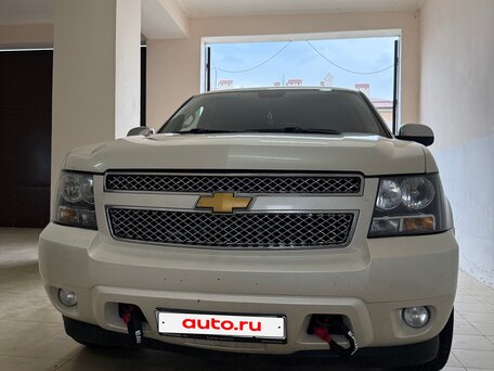 2012 Chevrolet Tahoe 6AT III, белый, 2000000 рублей, вид 3