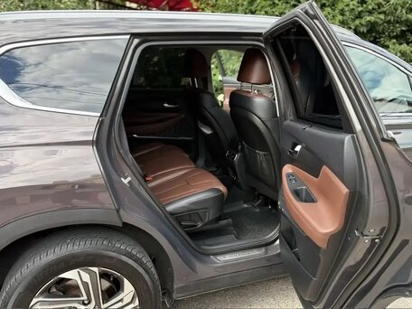 2021 Hyundai Santa Fe IV Рестайлинг, коричневый, 2600000 рублей, вид 3