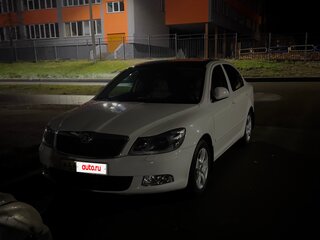 2012 Skoda Octavia II (A5) Рестайлинг, белый, 800000 рублей, вид 3