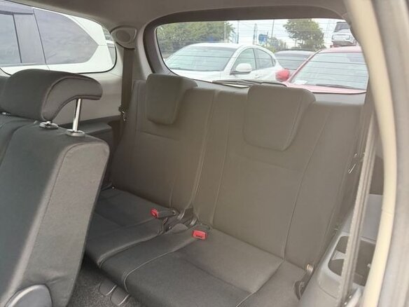2011 Toyota Wish II, серебристый, 824911 рублей - вид 16