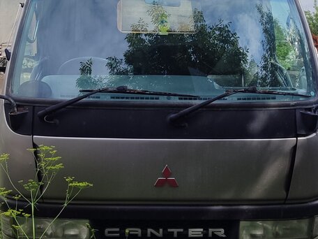 2000 Mitsubishi Delica, серый, 920000 рублей, вид 2