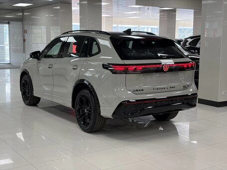 2026 Volkswagen Tiguan L Pro III (China Market), серый, 4499000 рублей, вид 3