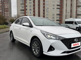 2022 Hyundai Solaris II Рестайлинг, белый, 1750000 рублей, вид 3
