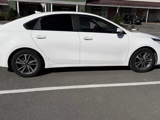 2021 Kia K3 II Рестайлинг, белый, 1649000 рублей, вид 2