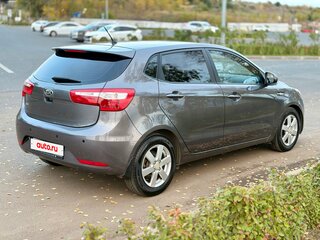 2013 Kia Rio 4-speed III, серый, 840000 рублей, вид 5