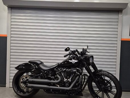 2020 Harley-Davidson Fat Boy, чёрный, 2850000 рублей, вид 2
