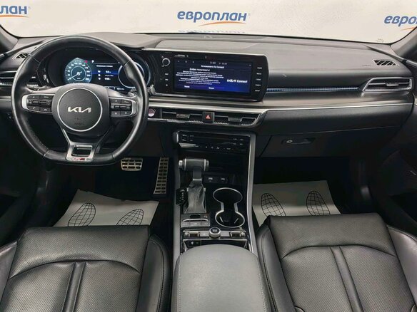 2022 Kia K5 III, белый, 3385000 рублей - вид 4