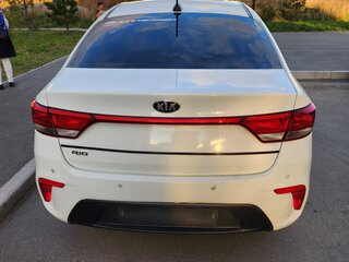 2017 Kia Rio IV, белый, 660000 рублей, вид 3