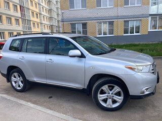 2013 Toyota Highlander II (XU40) Рестайлинг, серебристый, 1850000 рублей, вид 3