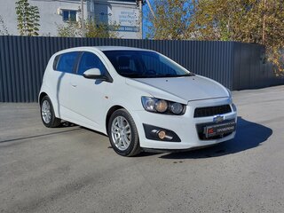 2014 Chevrolet Aveo II, белый, 599000 рублей, вид 3