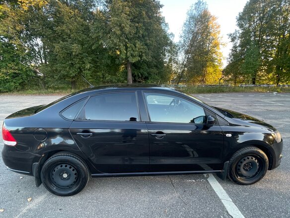 2013 Volkswagen Polo V, чёрный, 675000 рублей - вид 4