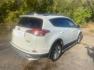 2018 Toyota RAV4 IV (XA40) Рестайлинг, белый, 2400000 рублей, вид 4