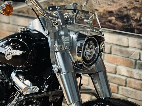 2018 Harley-Davidson Fat Boy, чёрный, 2250000 рублей, вид 4