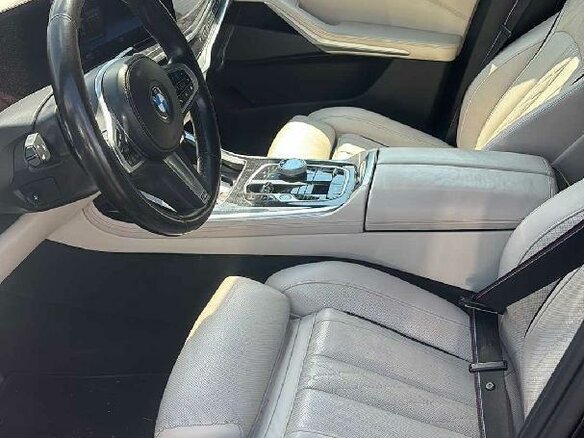 2023 BMW X7 40i I (G07) Рестайлинг, чёрный, 9160000 рублей - вид 4
