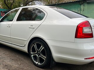 2012 Skoda Octavia II (A5) Рестайлинг, белый, 1500000 рублей, вид 4