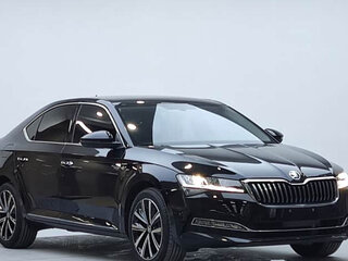 2023 Skoda Superb III Рестайлинг, чёрный, 1600000 рублей, вид 3