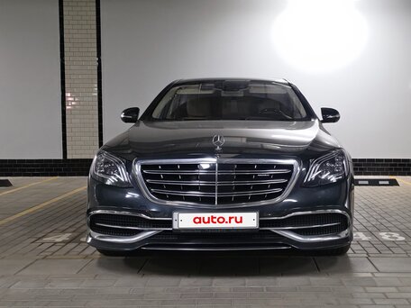 2017 Mercedes-Benz Maybach S-Класс 560 I (X222) Рестайлинг, чёрный, 6590000 рублей, вид 2