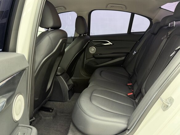 2023 BMW 1 серии 120i III (F52) Рестайлинг, белый, 1680007 рублей - вид 12