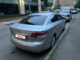 2011 Toyota Avensis III, серебристый, 875000 рублей, вид 3