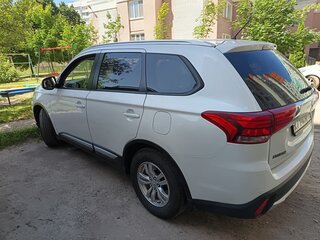 2016 Mitsubishi Outlander III Рестайлинг 2, белый, 1600000 рублей, вид 5