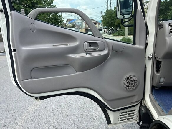 2004 Toyota Dyna, белый, 1450000 рублей - вид 14