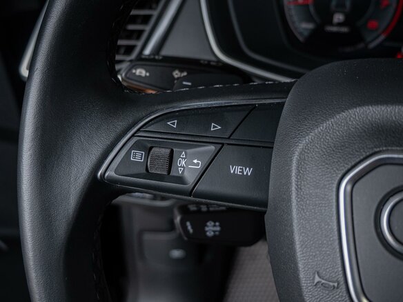 2021 Audi Q5 45 TFSI II (FY) Рестайлинг, чёрный, 4650000 рублей - вид 17