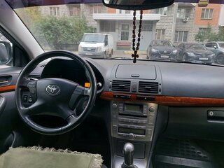 2008 Toyota Avensis II Рестайлинг, серебристый, 690000 рублей, вид 2