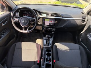 2021 Kia Rio IV Рестайлинг, чёрный, 1550000 рублей, вид 3
