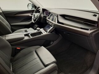 2026 Audi Q6 40 TFSI, чёрный, 7140000 рублей, вид 5