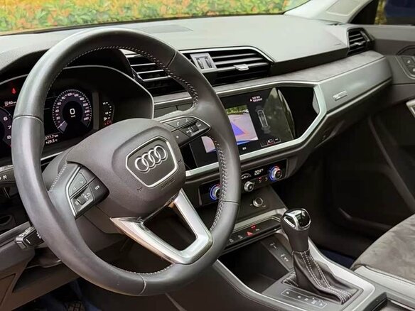 2021 Audi Q3 35 TFSI II (F3), синий, 2000000 рублей - вид 10