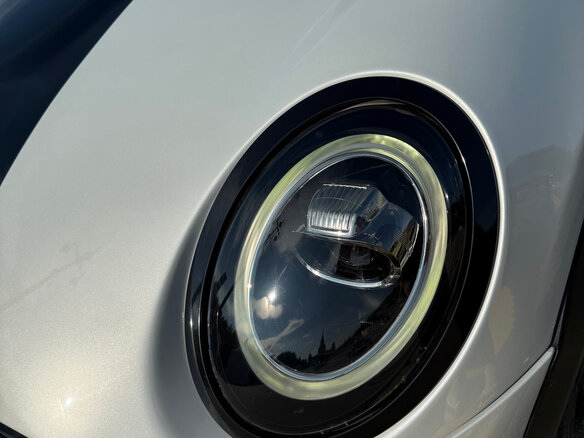 2019 Mini Hatch Cooper III (F55/F56) Рестайлинг, серебристый - вид 12
