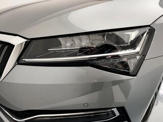 2023 Skoda Superb III Рестайлинг, серый, 1590000 рублей, вид 2