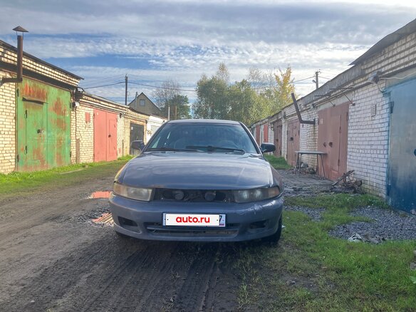 2001 Mitsubishi Galant VIII Рестайлинг, серый, 150000 рублей - вид 1