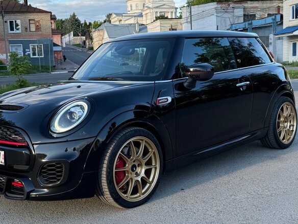 2020 Mini Hatch JCW III (F55/F56) Рестайлинг, чёрный, 3200000 рублей - вид 2