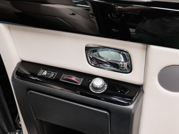 2013 Rolls-Royce Phantom VII Рестайлинг (Series II), чёрный - вид 32