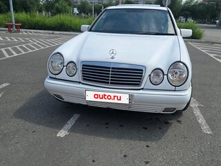 1999 Mercedes-Benz E-Класс 220 II (W210, S210), белый, 380000 рублей, вид 2