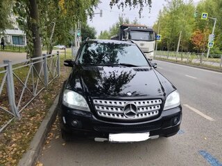2005 Mercedes-Benz M-Класс 350 II (W164), чёрный, 1250000 рублей, вид 3