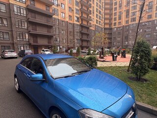 2014 Mercedes-Benz A-Класс 180 III (W176), синий, 1300000 рублей, вид 1