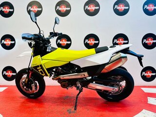 2026 Husqvarna 701 Supermoto, жёлтый, 1550000 рублей, вид 4