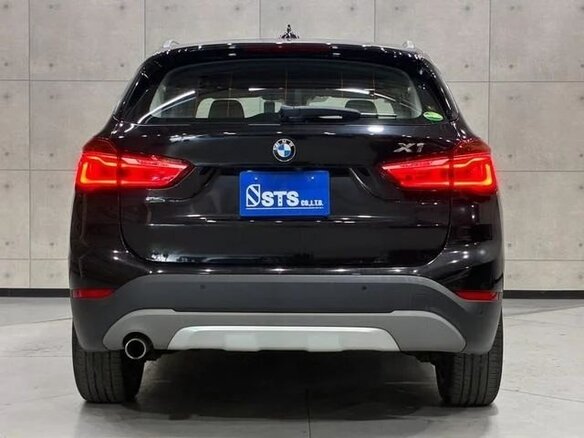 2017 BMW X1 18i sDrive II (F48), чёрный, 1390005 рублей - вид 5