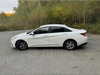 2020 Hyundai Avante VII, белый, 1600000 рублей, вид 3