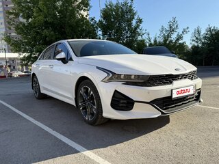 2021 Kia K5 III, белый, 2600000 рублей, вид 1