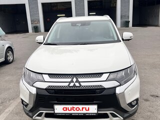 2019 Mitsubishi Outlander III Рестайлинг 3, белый, 2600000 рублей, вид 4